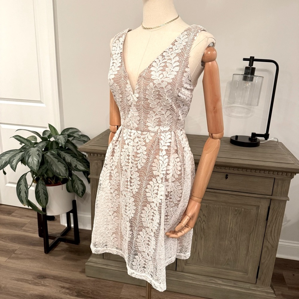 Lulu’s All of My Heart White Lace Skater Dress | Size Medium
